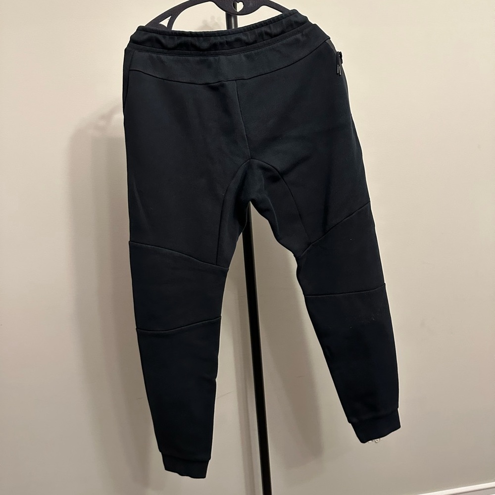 Nike tech joggers